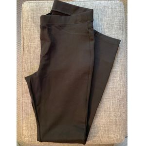 HUE Black Leggings